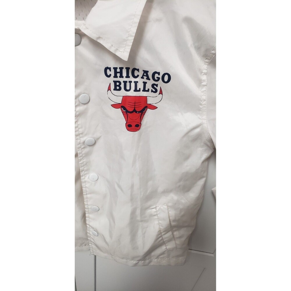 NBA Chicago Bulls White Polyester Size Kids Small (8) - 90's Team Bulls Snap Up - Picture 2 of 5